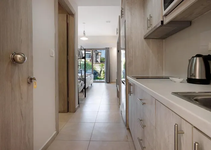 Paradise One Bedroom Apartment *