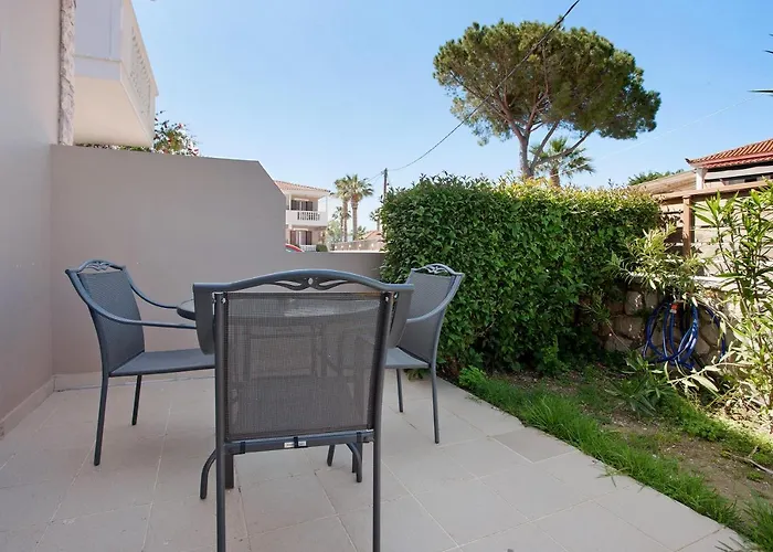 Paradise One Bedroom Apartment *